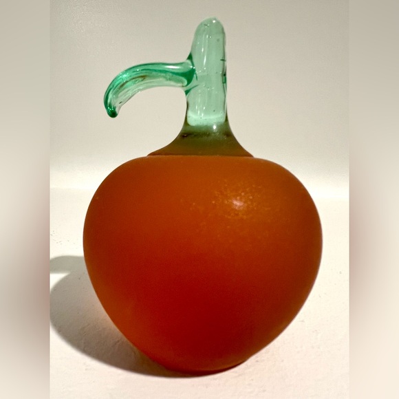 Crowning Touch Frosted Art Glass Crystal Peach Green Stem & Leaf Paperweight - Picture 4 of 6